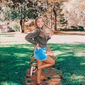 Meet your Posher, Charly